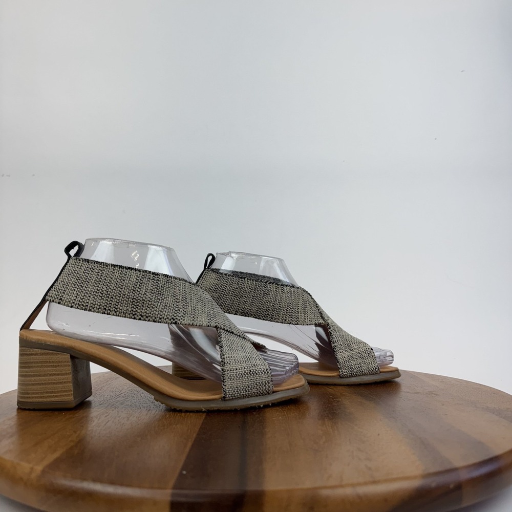 New Womens Andre Assous Naira Linen Featherweights Gray Strappy Sandals Size 38